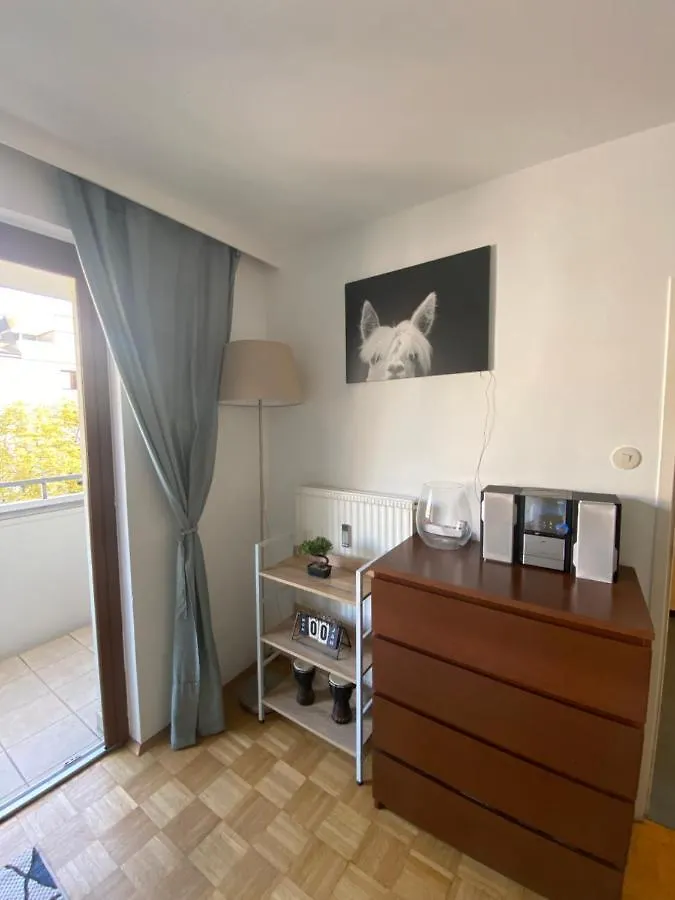 Vienna4 Apartment 0*, 비엔나