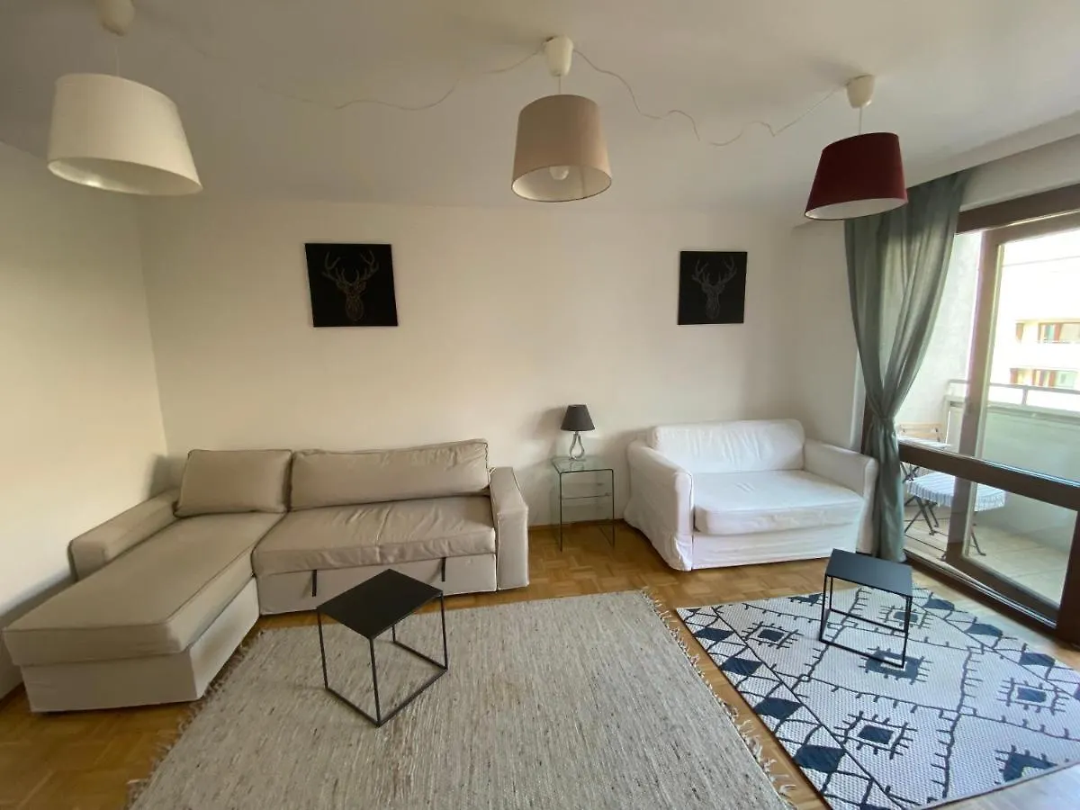 Vienna4 Apartment النمسا