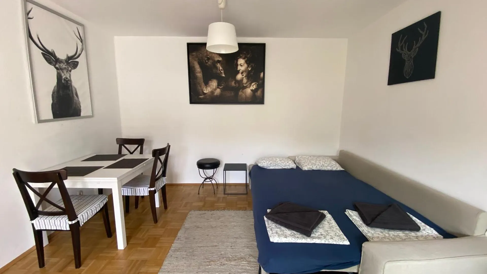 Vienna4 Apartment